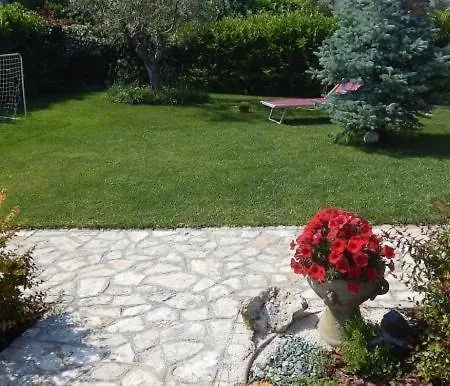 Nuovo Pentalocale Con Giardino A - S083 Apartment